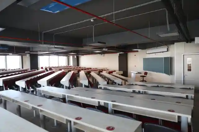 Istanbul Aydin University 1